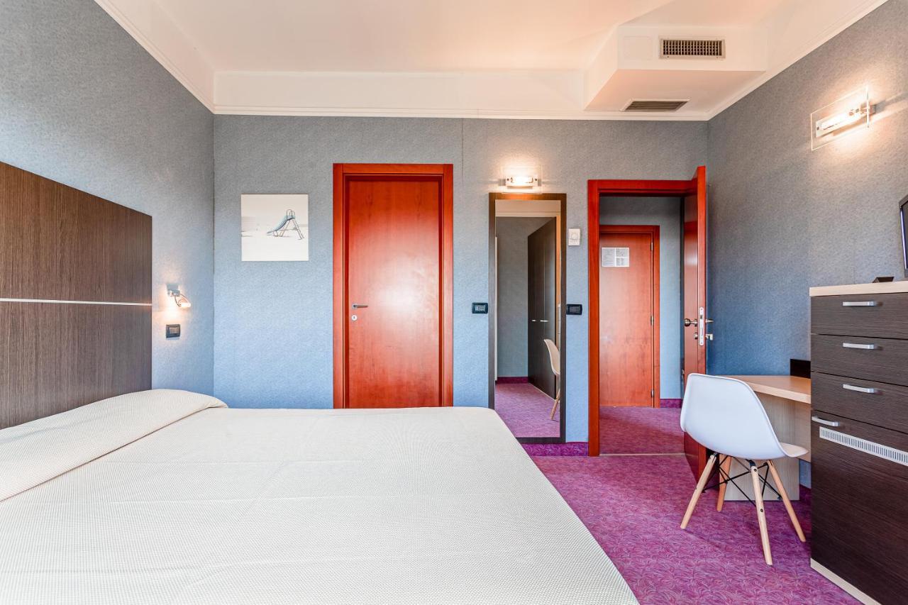 Residence & Suites เบลลาเรีย-อีเจอา มารีนา ภายนอก รูปภาพ